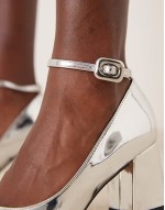 Security mid block heeled shoes in silver