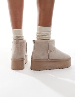 mini flatform boots in mushroom