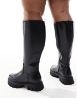 Curve Carter chunky flat knee boots in black