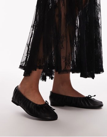 Claire leather ruched ballet flats in black