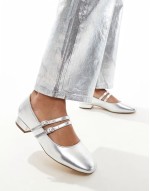 double strap flat shoe in silver