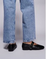 ‌Stylish buckle detail ballet flats in black