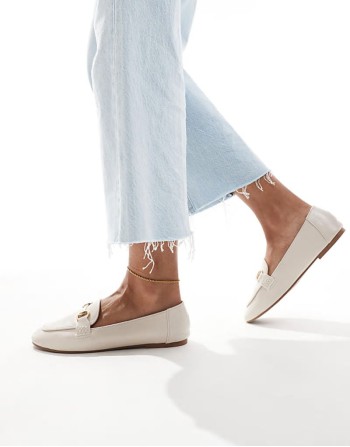 Nori Wide Fit buckle detail loafer in cream