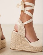 ‌Stylish Wide Fit Tyra closed toe wedges in natural linen